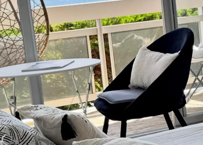 Avec Terrasse Vue A 50 M